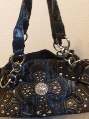 Texas West Camouflage Rhinestone Cross Shoulder Bag - NWOT (Peeling)